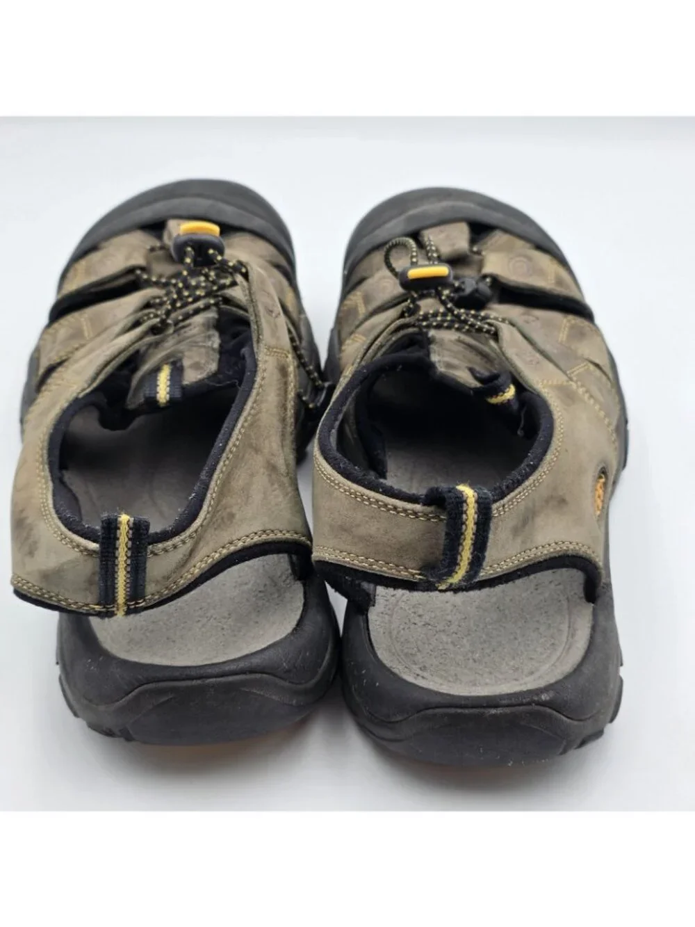 KEEN Newport Mens 10 Brown Nubuck Leather Hiking Sport Sandals Waterproof